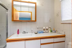 51-10 Douglaston Pkwy, Douglaston, NY 11362 - Photo 13