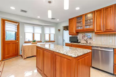 51-10 Douglaston Parkway, Douglaston, NY 11362 - Photo 7