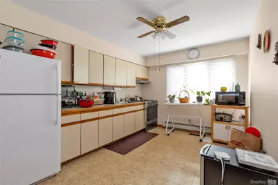 51-10 Douglaston Parkway, Douglaston, NY 11362 - Photo 17