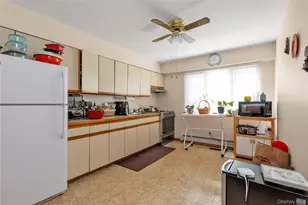 51-10 Douglaston Pkwy, Douglaston, NY 11362 - Photo 17