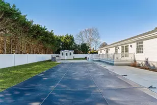 275 Mill Rd, Westhampton Beach, NY 11978 - Photo 19