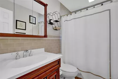 228 Broadway, Massapequa Park, NY 11762 - Photo 15