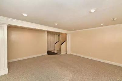 481 Leonard Boulevard, New Hyde Park, NY 11040 - Photo 17