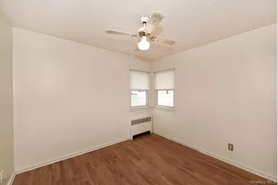 481 Leonard Boulevard, New Hyde Park, NY 11040 - Photo 15