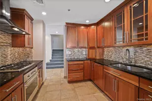 208 Boulder Ridge Rd, Scarsdale, NY 10583 - Photo 3