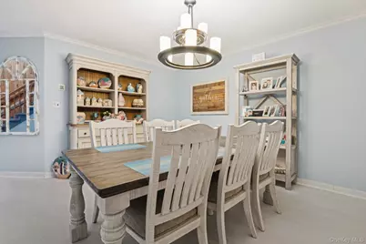 16 Hampshire Court, Holbrook, NY 11741 - Photo 7