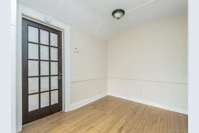 339 Glen Avenue #Upper, Sea Cliff, NY 11579 - Photo 17