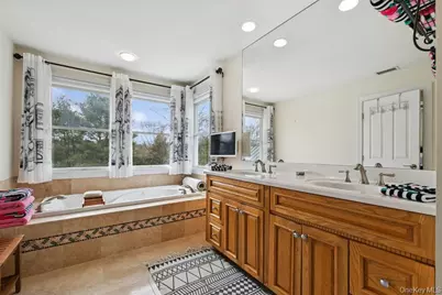 15 Carter Road, Hampton Bays, NY 11946 - Photo 31