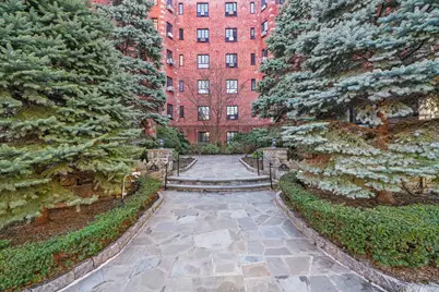 45 Pondfield Road W #5F, Bronxville, NY 10708 - Photo 27