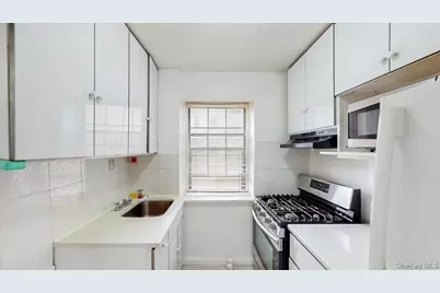 144-37 79th Ave #1R, Kew Gardens, NY 11367 - Photo 9