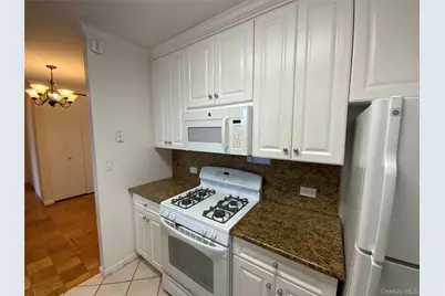 27110 Grand Central Parkway #5M, Floral Park, NY 11005 - Photo 11