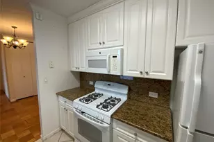 271-10 Grand Central Pkwy, Floral Park, NY 11005 - Photo 11