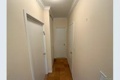 27110 Grand Central Parkway #5M, Floral Park, NY 11005 - Photo 17