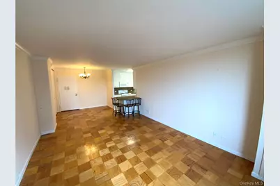 27110 Grand Central Parkway #5M, Floral Park, NY 11005 - Photo 5