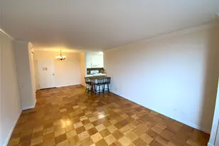 271-10 Grand Central Pkwy, Floral Park, NY 11005 - Photo 5