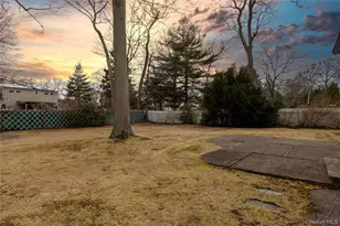 106 Powell Ct, North Babylon, NY 11703 - Photo 3