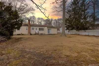 106 Powell Court, North Babylon, NY 11703 - Photo 5