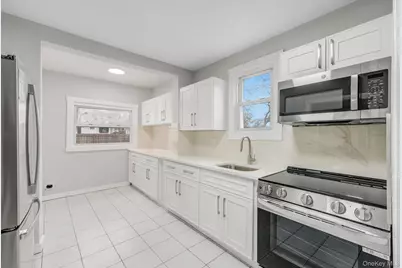 33 Willow Avenue, Freeport, NY 11520 - Photo 7