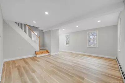 33 Willow Avenue, Freeport, NY 11520 - Photo 5