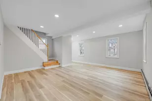 33 Willow Ave, Freeport, NY 11520 - Photo 5