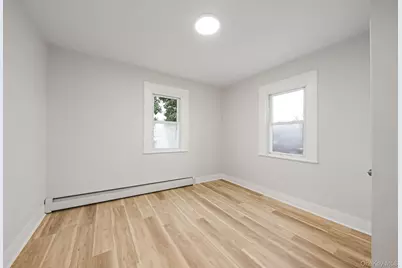 33 Willow Avenue, Freeport, NY 11520 - Photo 11