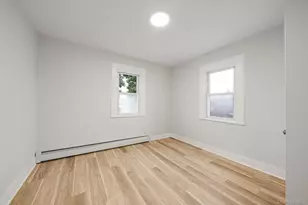 33 Willow Ave, Freeport, NY 11520 - Photo 11