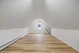 33 Willow Ave, Freeport, NY 11520 - Photo 17