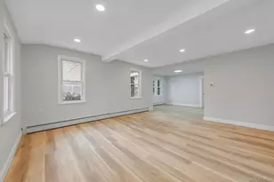 33 Willow Ave, Freeport, NY 11520 - Photo 9