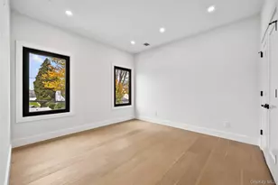 48 Martin Ln, Westbury, NY 11590 - Photo 21