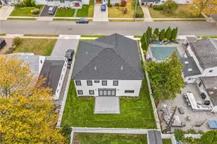 48 Martin Ln, Westbury, NY 11590 - Photo 27