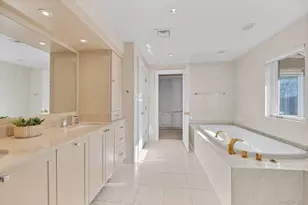 10 Clover Dr, Great Neck, NY 11021 - Photo 15