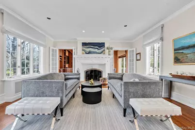 10 Clover Drive, Great Neck, NY 11021 - Photo 3