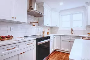 26 Clinton St, Center Moriches, NY 11934 - Photo 7