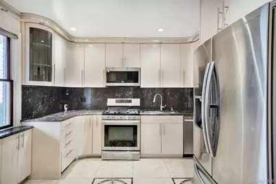 87-67 Chevy Chase, Jamaica, NY 11432 - Photo 11