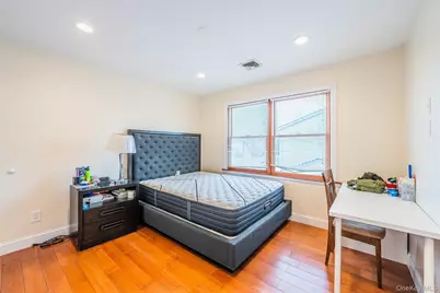 88 Elmwood Street, Plainview, NY 11803 - Photo 21