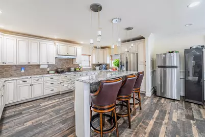 88 Elmwood Street, Plainview, NY 11803 - Photo 5