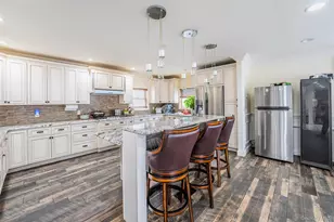 88 Elmwood St, Plainview, NY 11803 - Photo 5