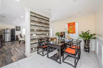 88 Elmwood Street, Plainview, NY 11803 - Photo 17