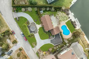 26 Oak Ln, Hampton Bays, NY 11946 - Photo 47