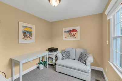 26 Oak Lane, Hampton Bays, NY 11946 - Photo 23