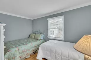 26 Oak Ln, Hampton Bays, NY 11946 - Photo 21