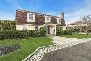 26 Oak Ln, Hampton Bays, NY 11946 - Photo 3