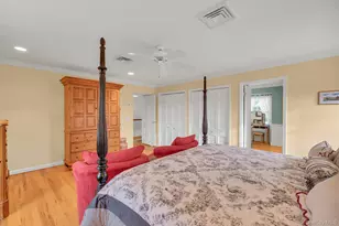 26 Oak Ln, Hampton Bays, NY 11946 - Photo 29