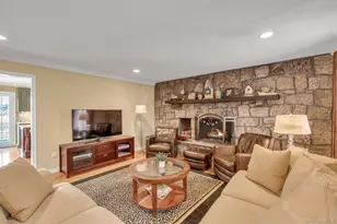 26 Oak Ln, Hampton Bays, NY 11946 - Photo 15