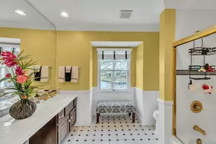 26 Oak Ln, Hampton Bays, NY 11946 - Photo 25