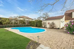 26 Oak Ln, Hampton Bays, NY 11946 - Photo 33