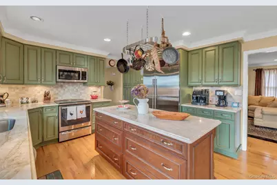 26 Oak Lane, Hampton Bays, NY 11946 - Photo 13
