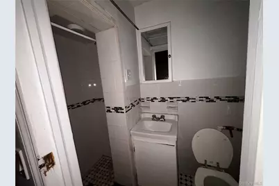 118 Van Cortlandt Avenue W, Bronx, NY 10463 - Photo 7
