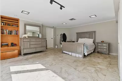 14 Fairway Drive, Great Neck, NY 11020 - Photo 19