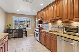 14 Fairway Dr, Great Neck, NY 11020 - Photo 13